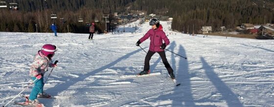 Dlaczego naukę jazdy na nartach warto rozpocząć z doświadczonym instruktorem?